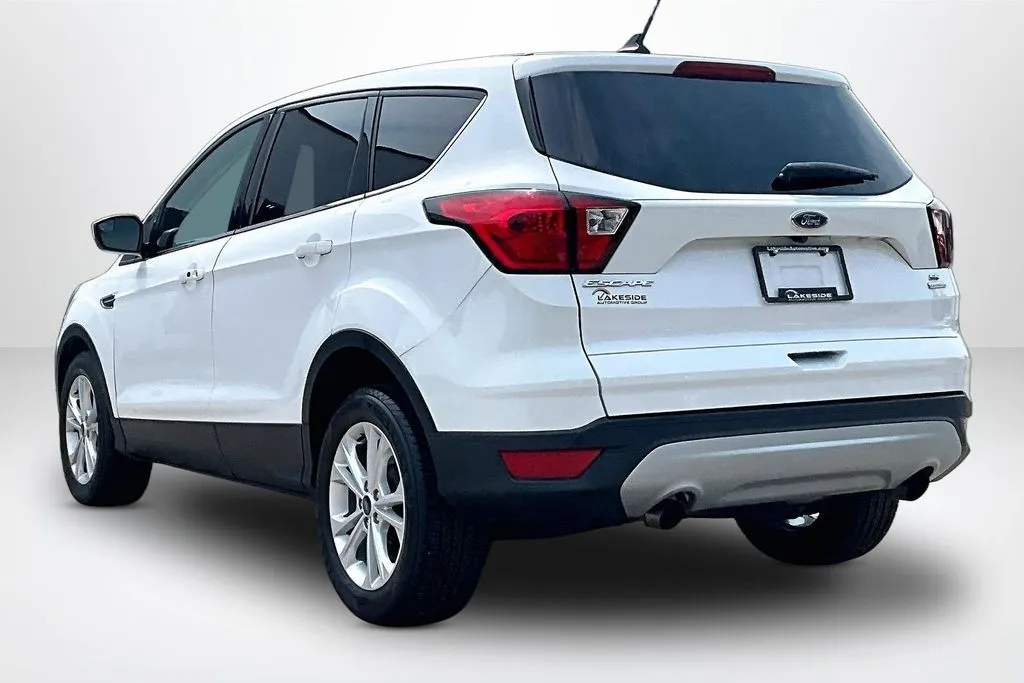 Ford Escape photo 4