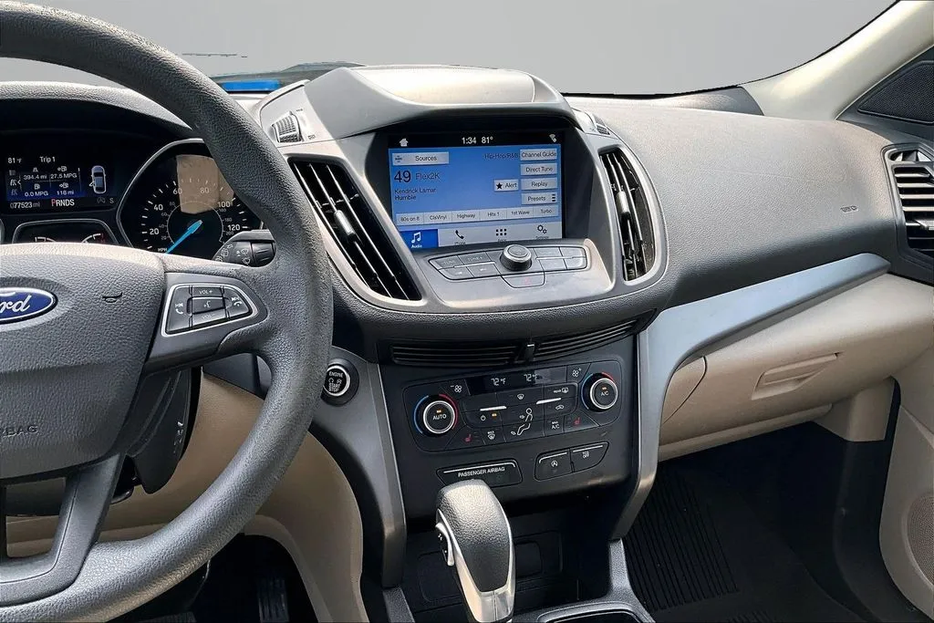 Ford Escape photo 9
