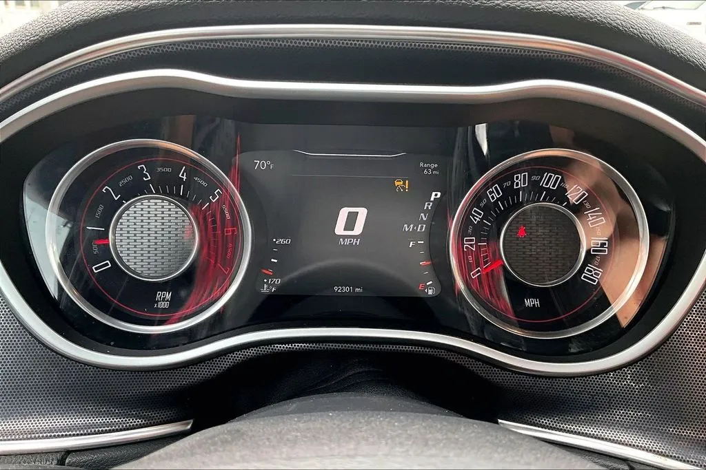 Dodge Challenger photo 13