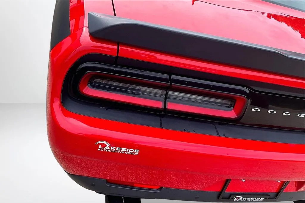 Dodge Challenger photo 23