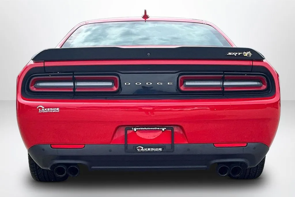 Dodge Challenger photo 6