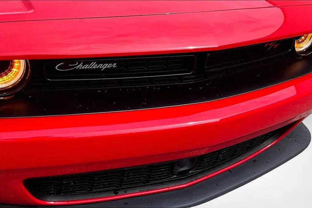 Dodge Challenger photo 32