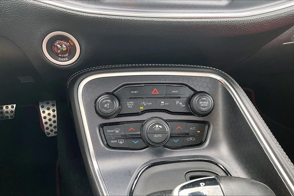 Dodge Challenger photo 15