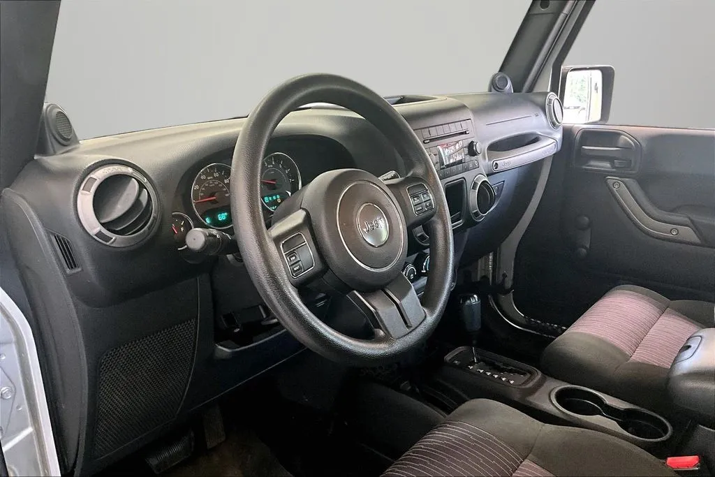 Jeep Wrangler photo 14