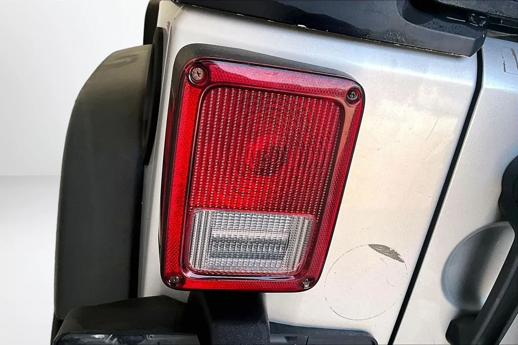 Jeep Wrangler photo 20