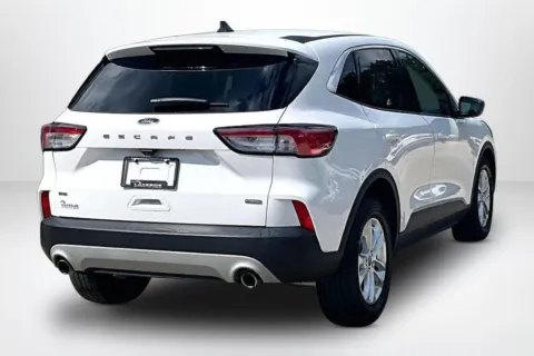 More photos of 2022 Ford Escape Hybrid SE at Lakeside Automotive Group, MI