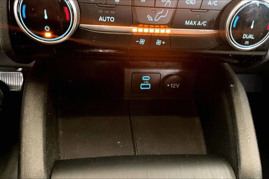 Ford Escape photo 16