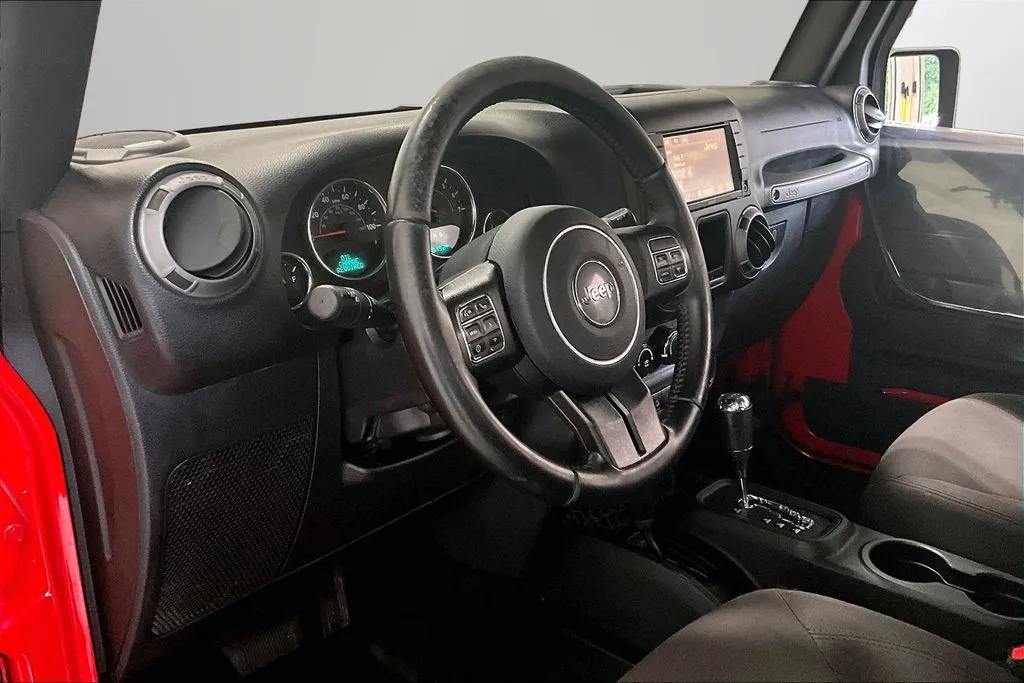 Jeep Wrangler photo 14