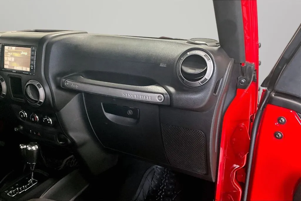 Jeep Wrangler photo 22
