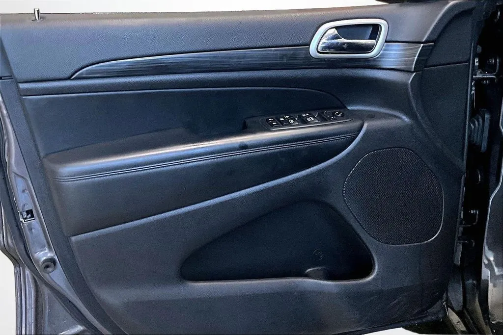 Jeep Grand Cherokee photo 20