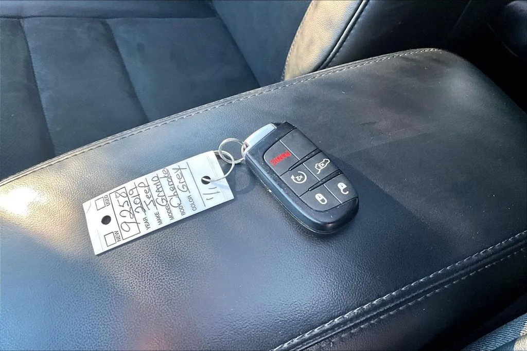 Jeep Grand Cherokee photo 34