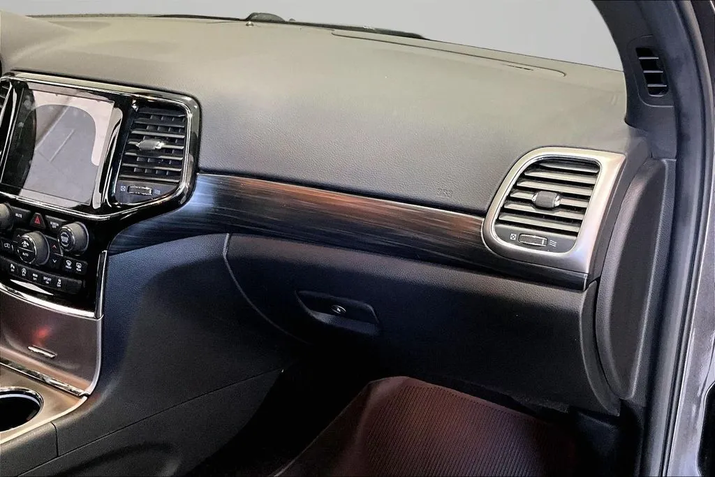 Jeep Grand Cherokee photo 25