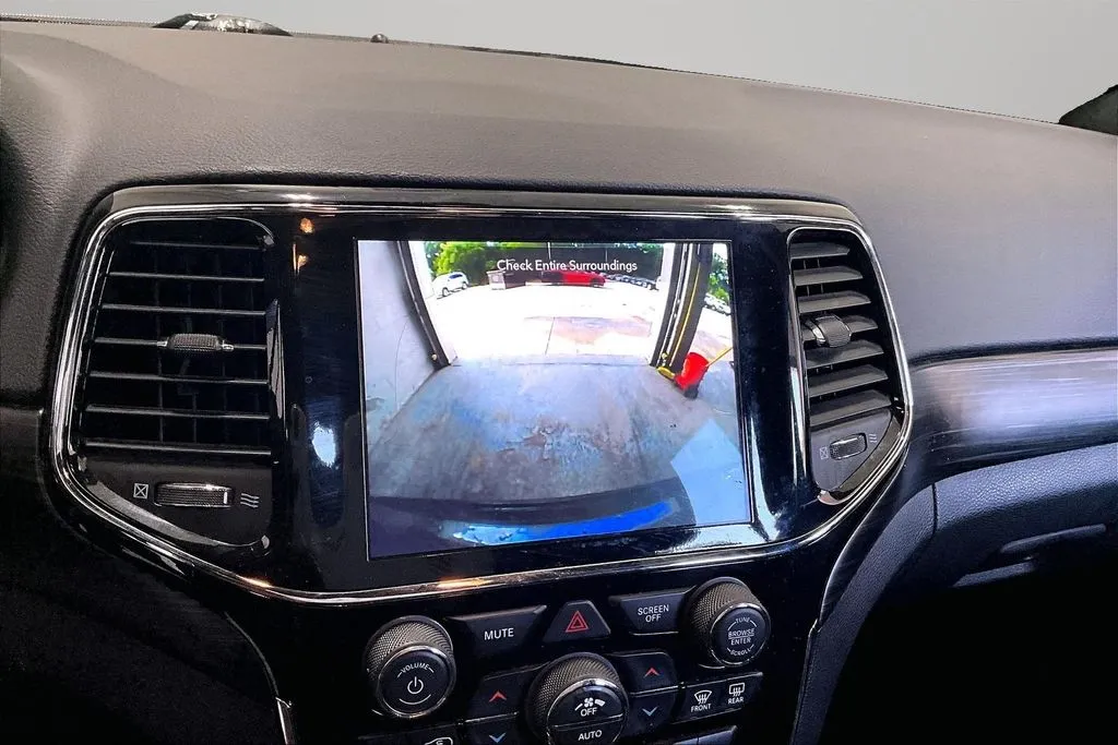 Jeep Grand Cherokee photo 14