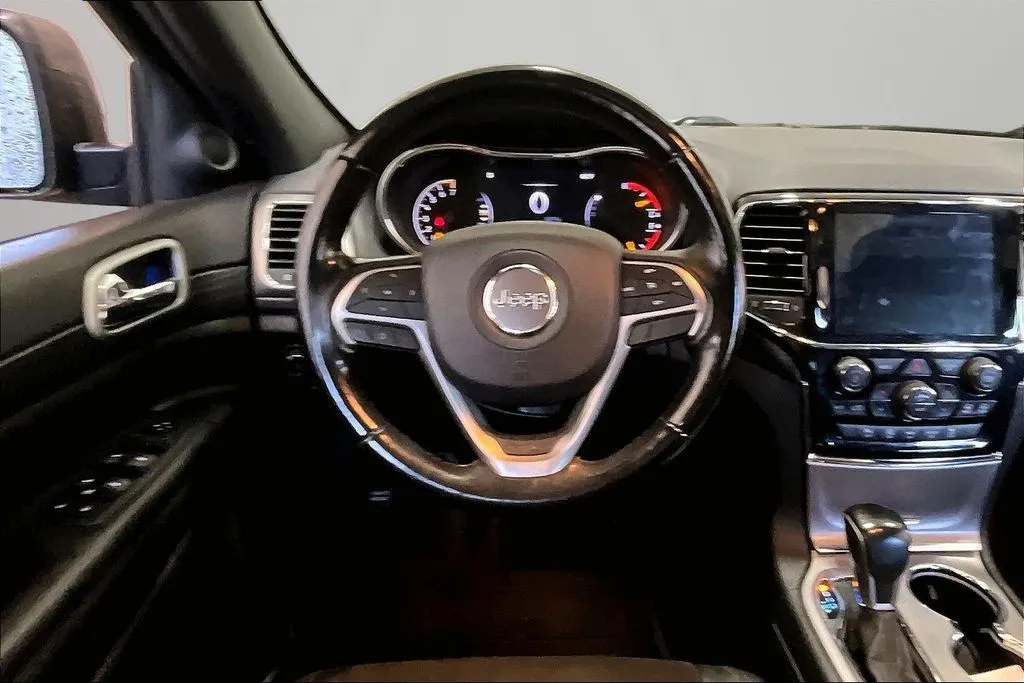 Jeep Grand Cherokee photo 8