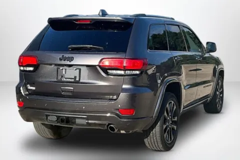 More photos of 2019 Jeep Grand Cherokee Altitude at Lakeside Automotive Group, MI