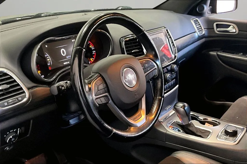 Jeep Grand Cherokee photo 17