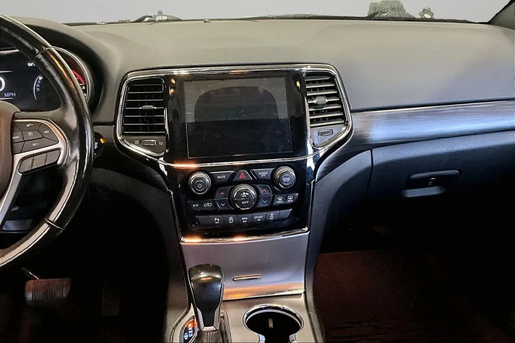 Jeep Grand Cherokee photo 9