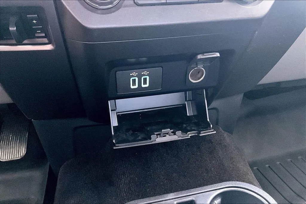 Ford F-150 photo 17