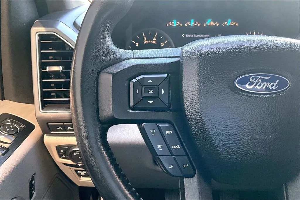 Ford F-150 photo 12