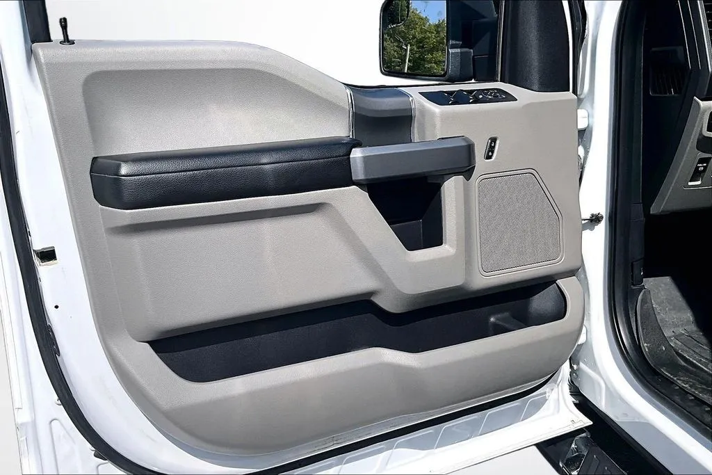 Ford F-150 photo 21