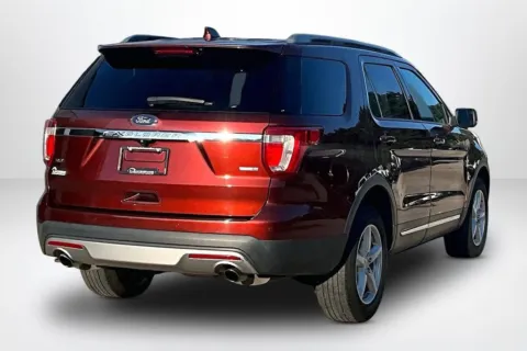 More photos of 2016 Ford Explorer XLT at Lakeside Automotive Group, MI