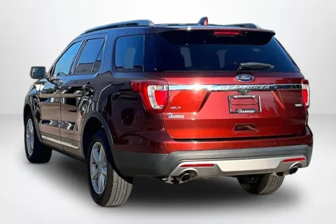 More photos of 2016 Ford Explorer XLT at Lakeside Automotive Group, MI