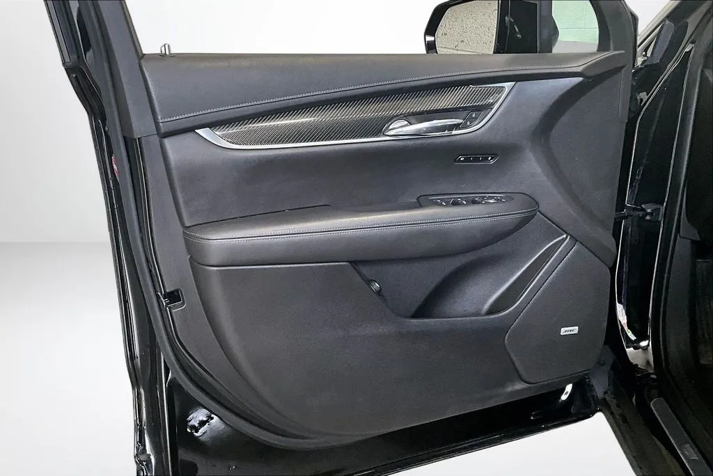 Cadillac XT6 photo 19