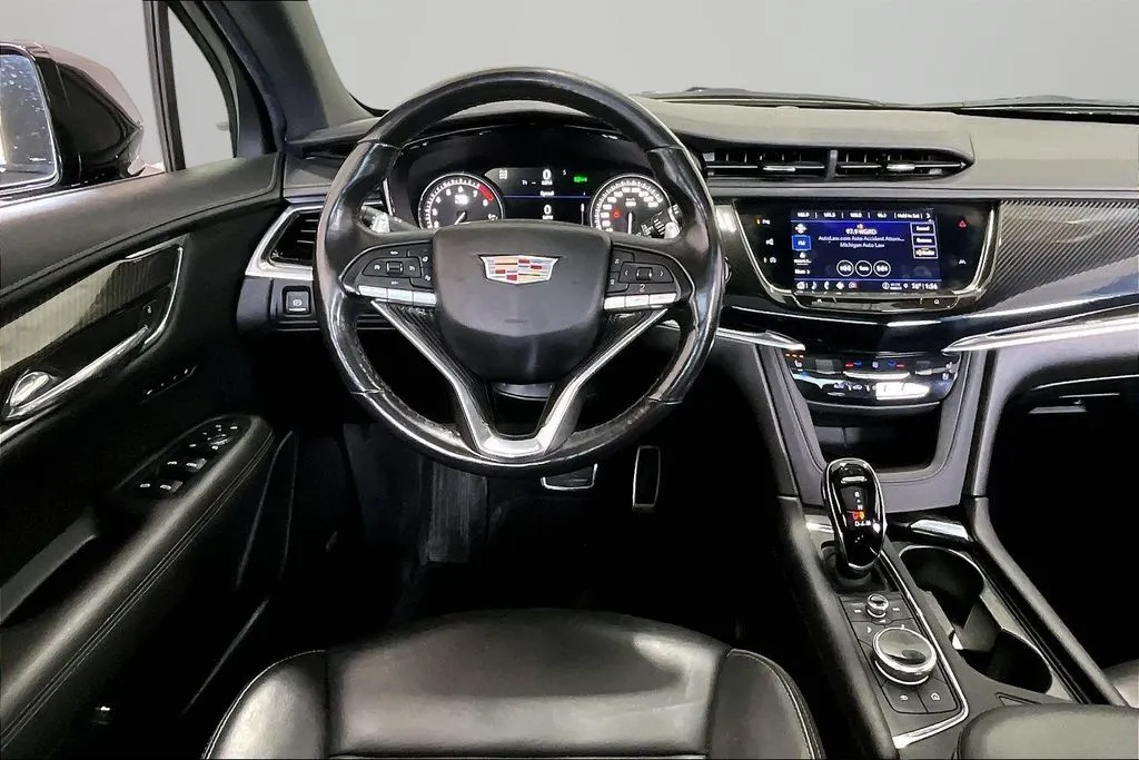 Cadillac XT6 photo 8