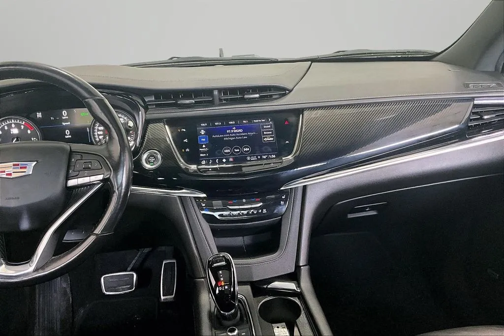 Cadillac XT6 photo 9