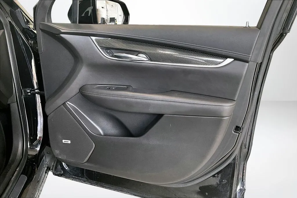 Cadillac XT6 photo 28