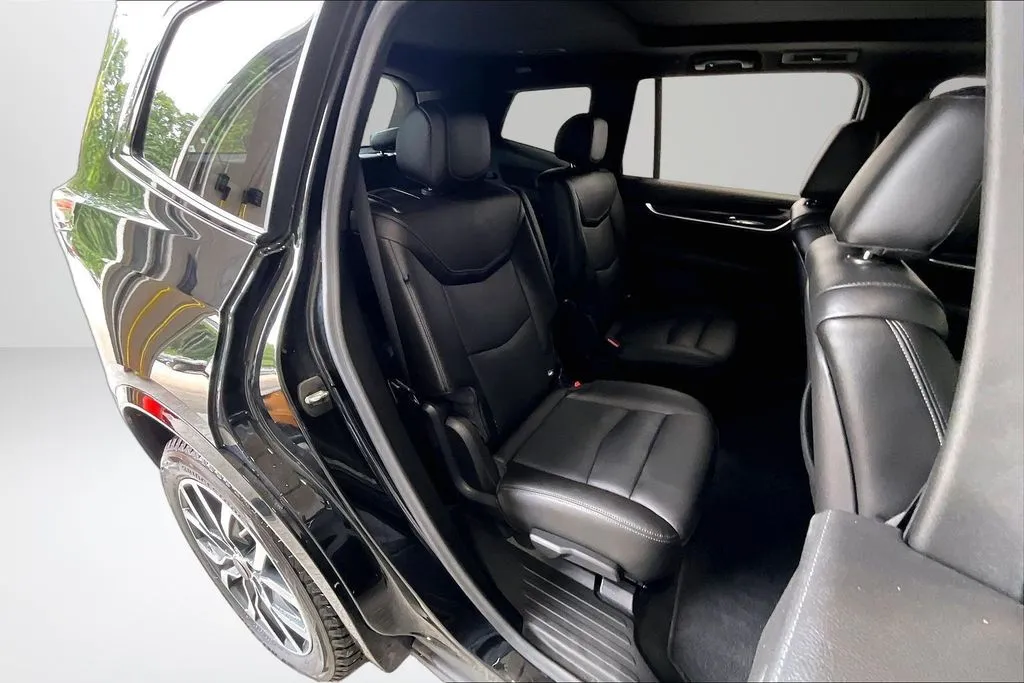Cadillac XT6 photo 24