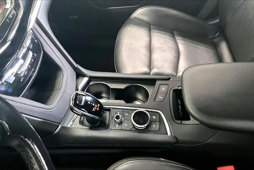 Cadillac XT6 photo 17