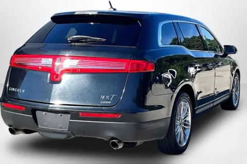 More photos of 2015 Lincoln MKT EcoBoost at Lakeside Automotive Group, MI