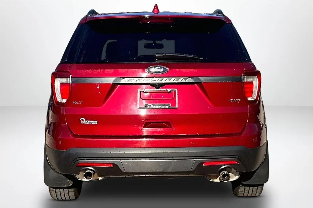 Ford Explorer photo 6
