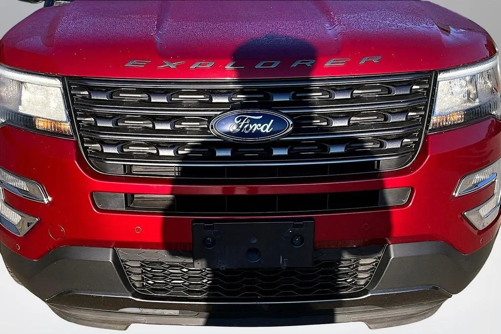 Ford Explorer photo 34