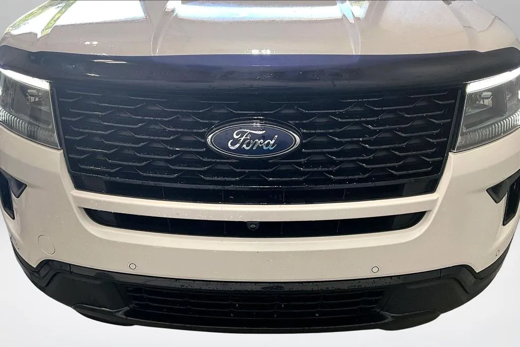Ford Explorer photo 33