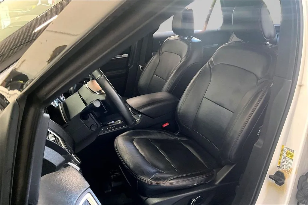 Ford Explorer photo 21
