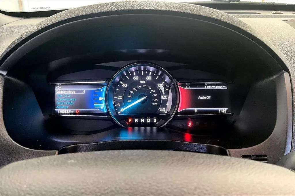 Ford Explorer photo 13