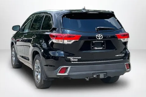 More photos of 2019 Toyota Highlander Limited at Lakeside Automotive Group, MI