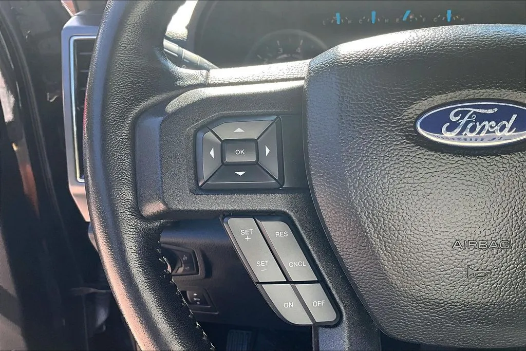 Ford F-150 photo 12