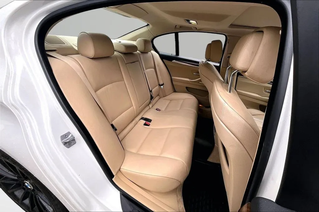 BMW 5 Series photo 23