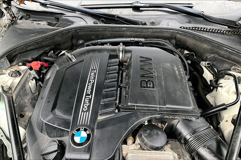 BMW 5 Series photo 28