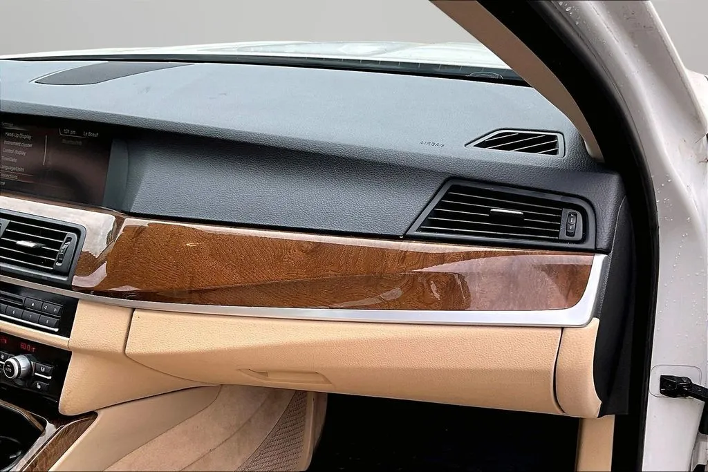 BMW 5 Series photo 24