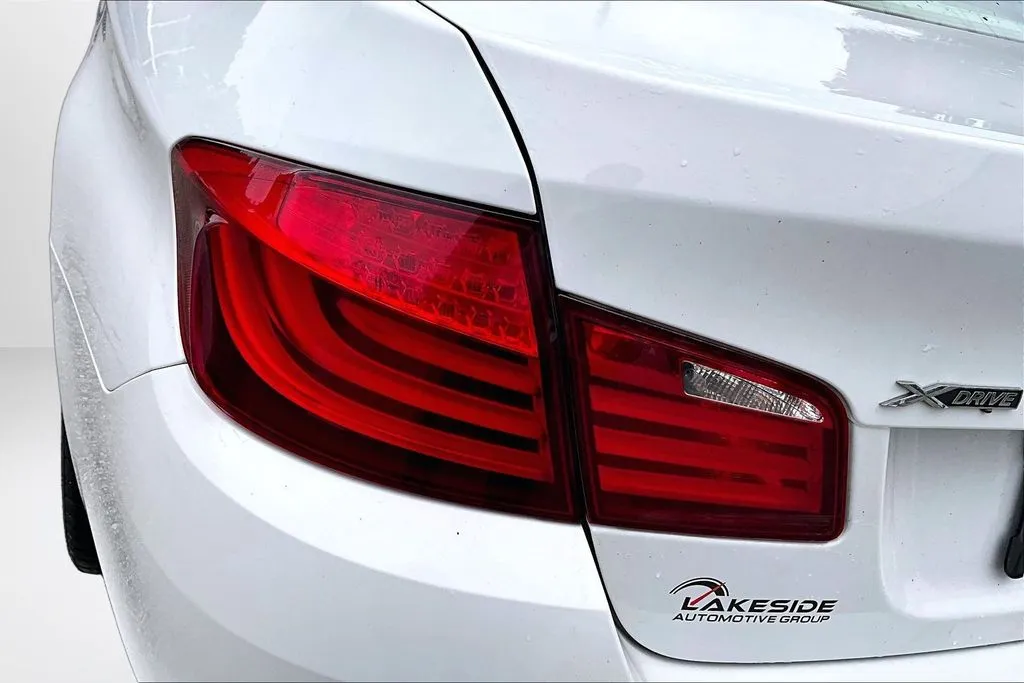 BMW 5 Series photo 21