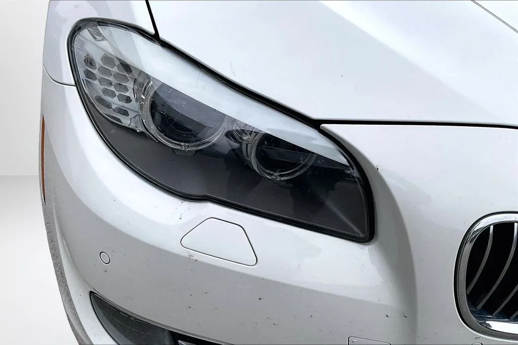 BMW 5 Series photo 30