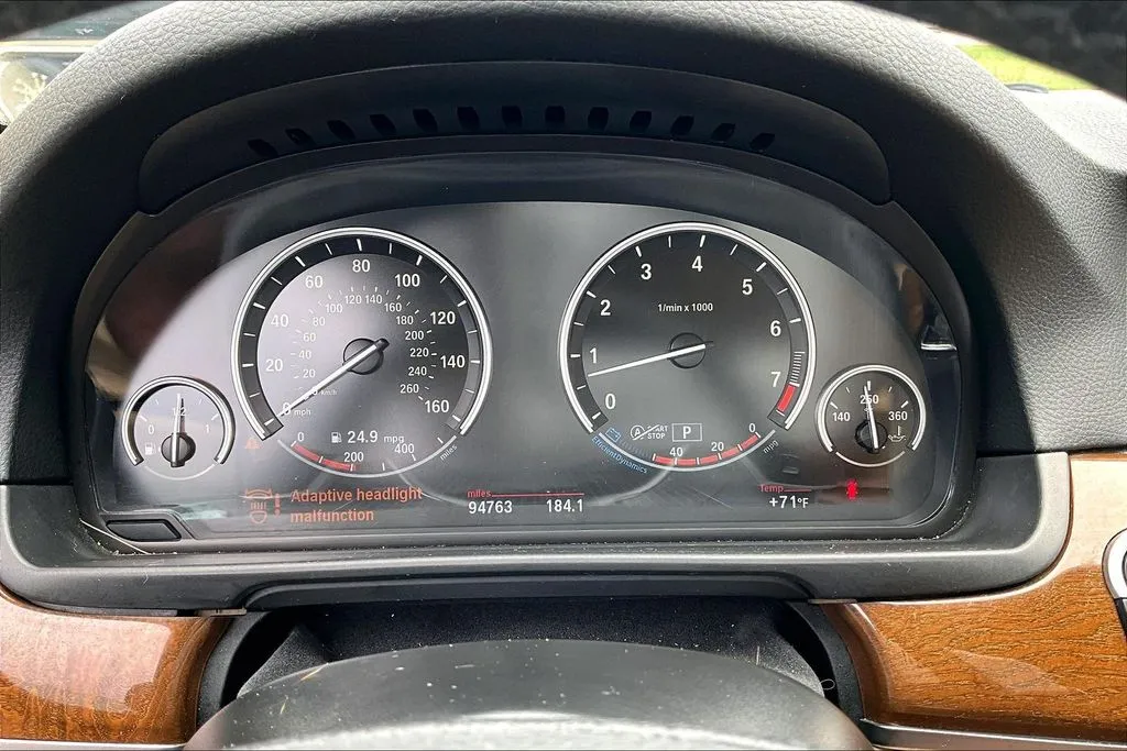 BMW 5 Series photo 13