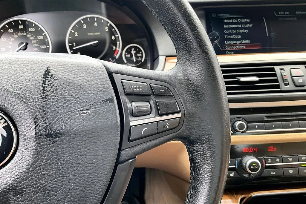 BMW 5 Series photo 12