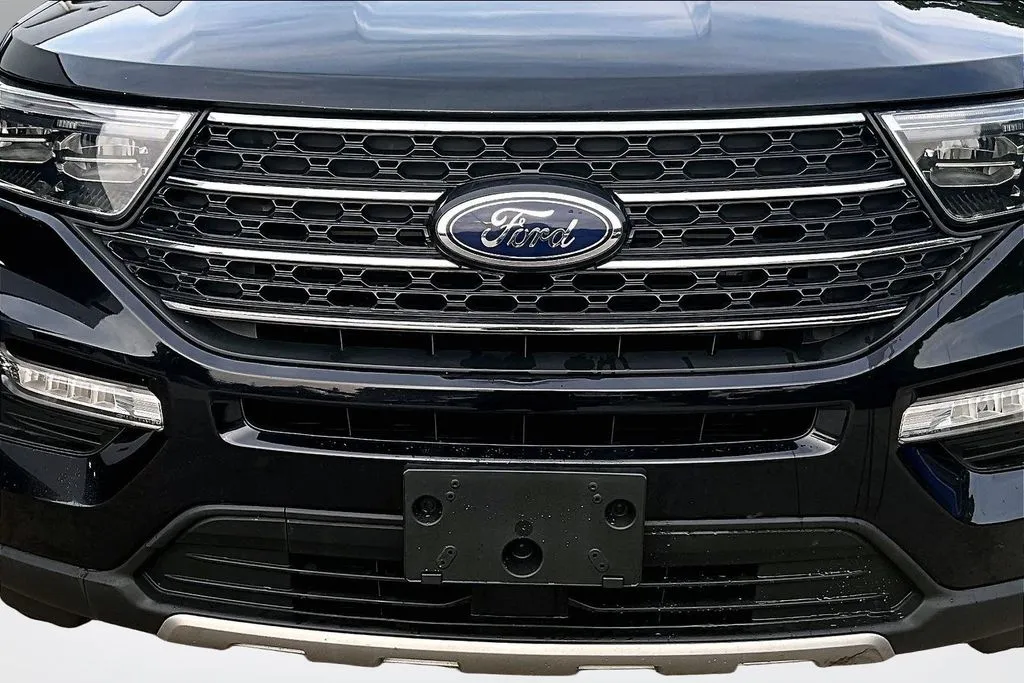 Ford Explorer photo 32