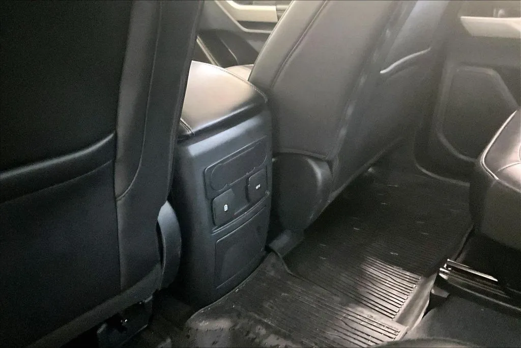 Ford Explorer photo 10