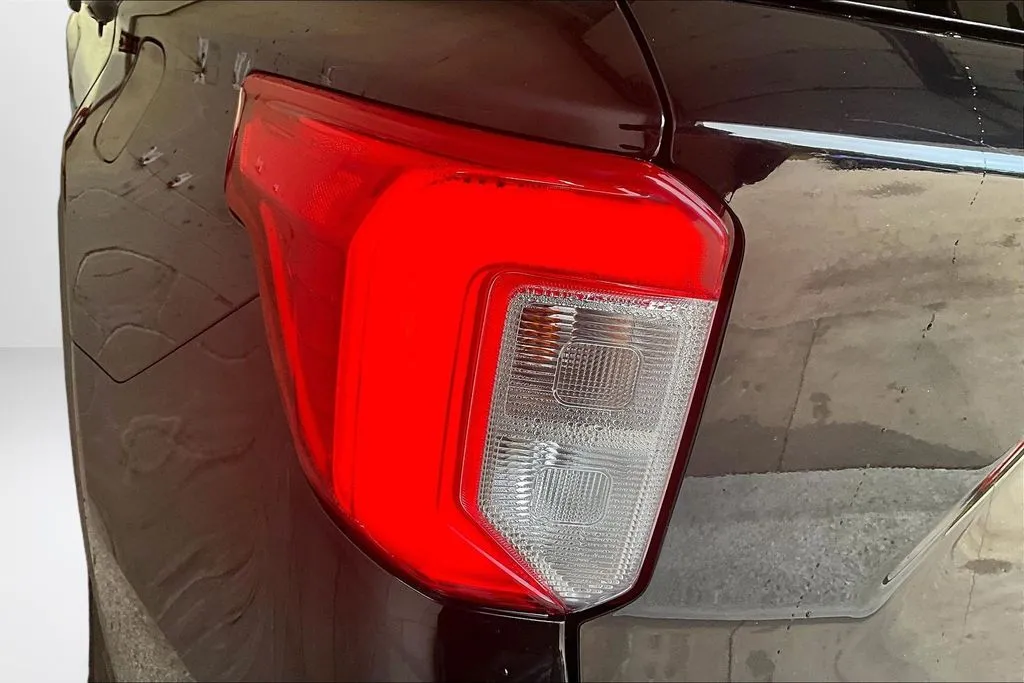 Ford Explorer photo 23